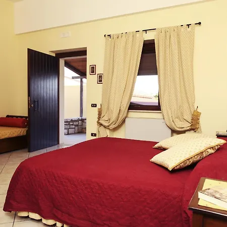 Le Cese Oda ve Kahvaltı 4*