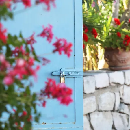 Le Cese Oda ve Kahvaltı 4*