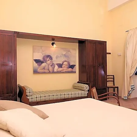 Le Cese Oda ve Kahvaltı 4*